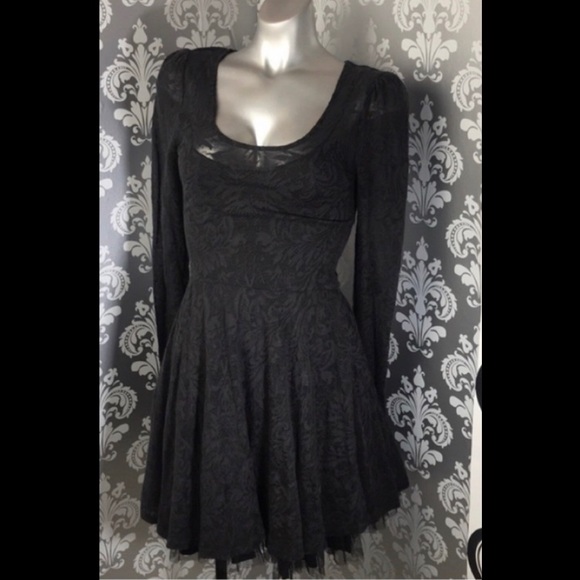 Free People Dresses & Skirts - FREE PEOPLE Black Lace Long Sleeve Skater Dres XSP